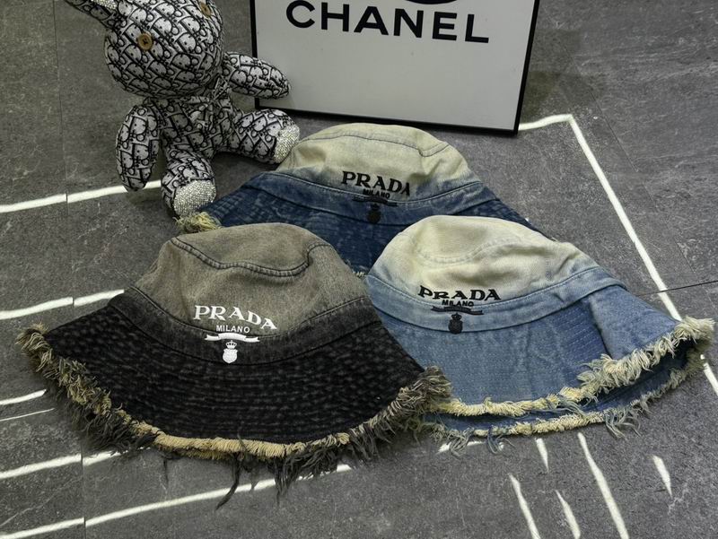 Prada hat dx15